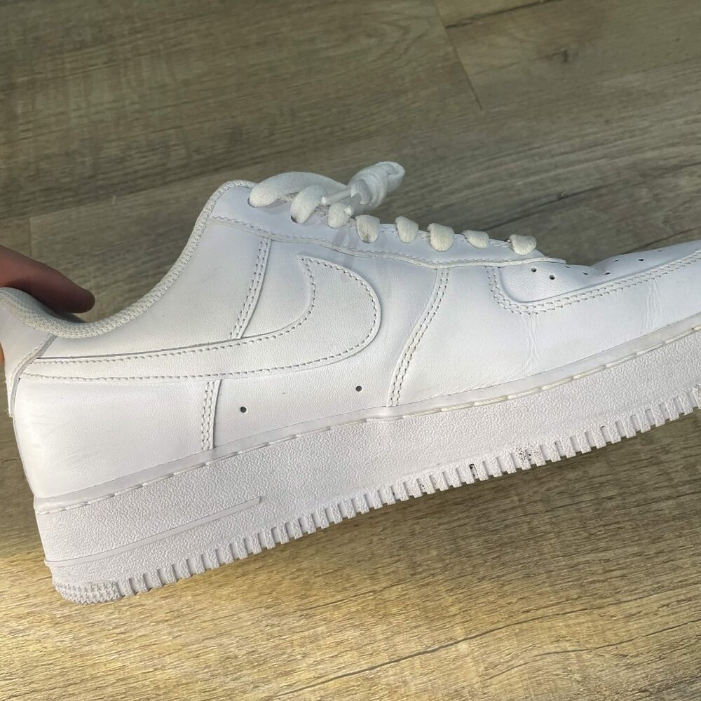 Nike Air Force 1 White Size 9.5 US Preowned - Picture 3 of 5